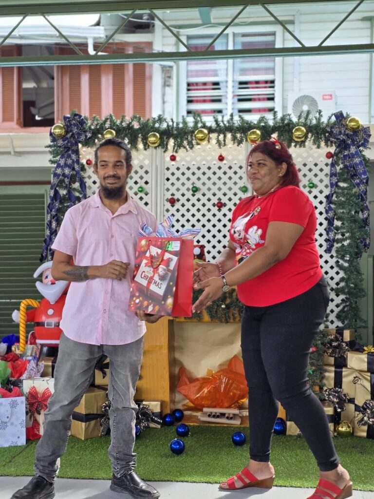 3ea5f788-2f62-454b-b649-5f3778e4264e-1