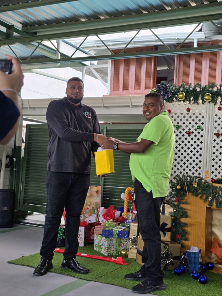 f3cb9c42-b2aa-4b5c-a2c2-cd792335d887-1